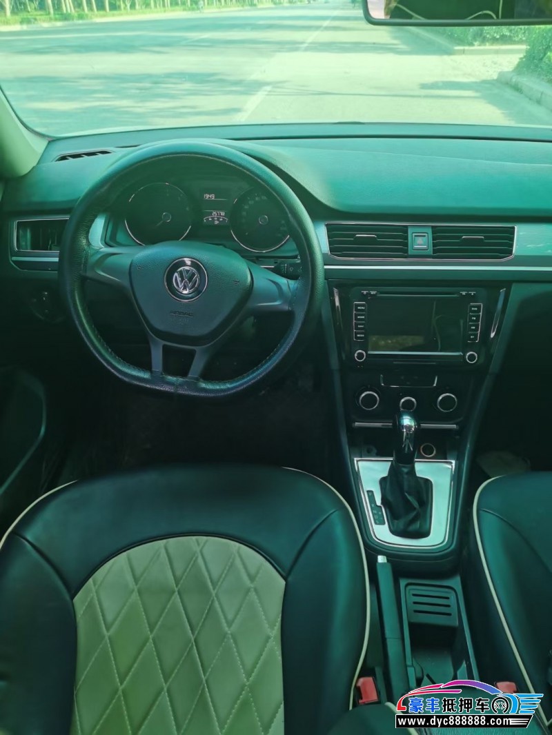 16年大众宝来轿车抵押车出售