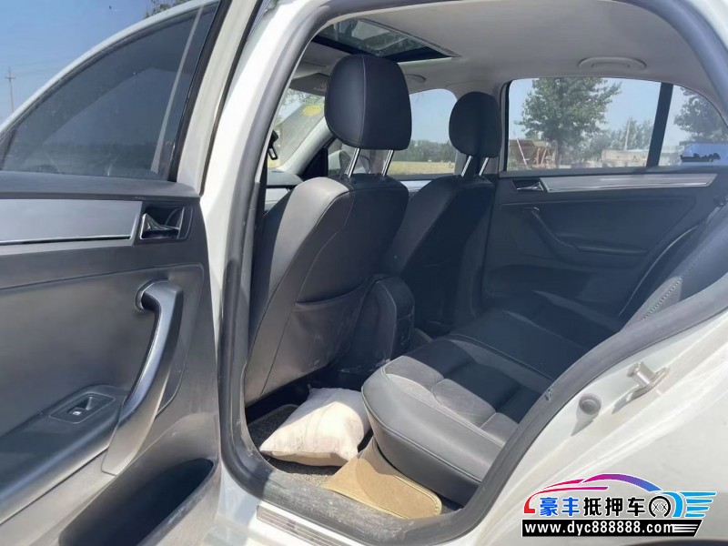 16年大众宝来轿车抵押车出售