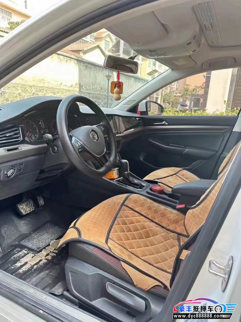 21年大众宝来轿车抵押车出售