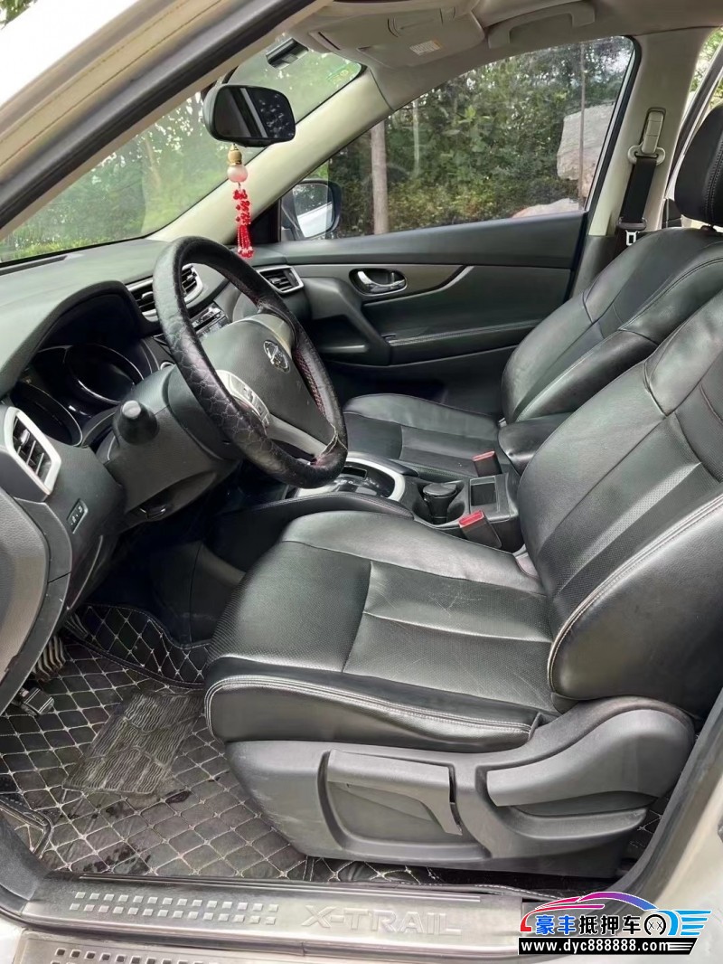 14年日产奇骏轿车抵押车出售