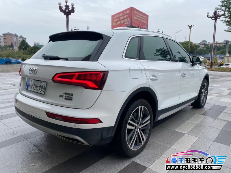 19年奥迪Q5轿车抵押车出售