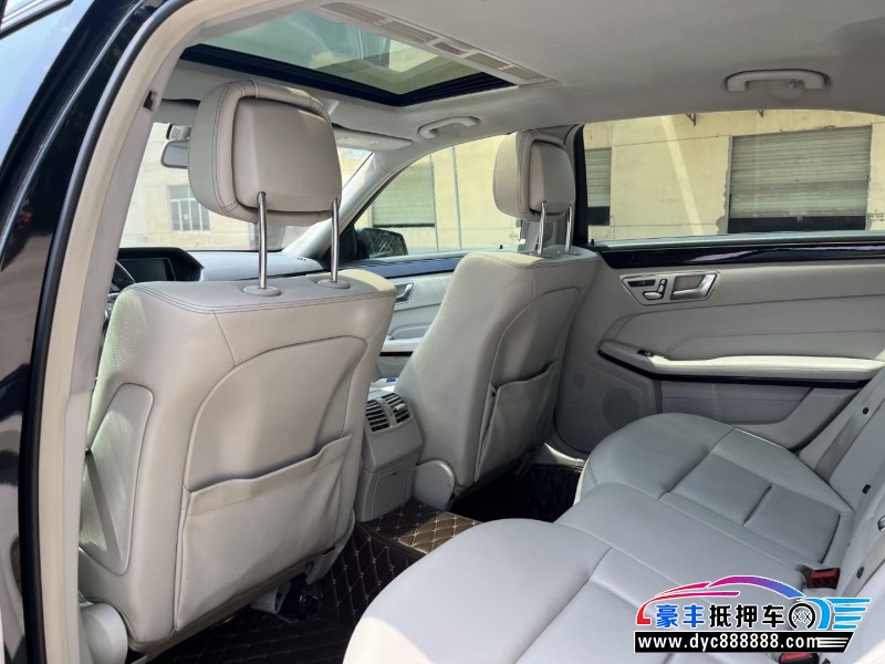 14年奔驰E级轿车抵押车出售