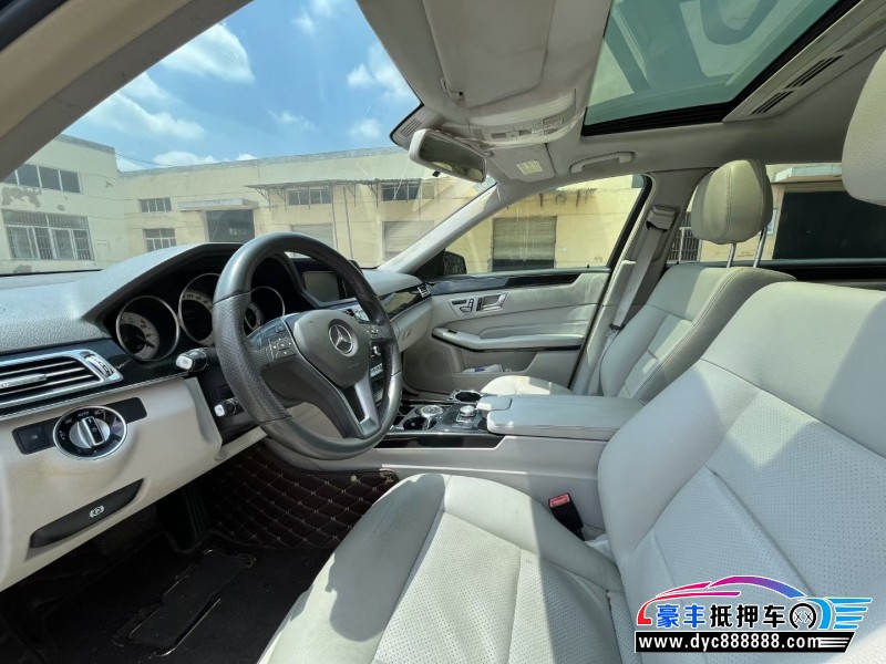 14年奔驰E级轿车抵押车出售