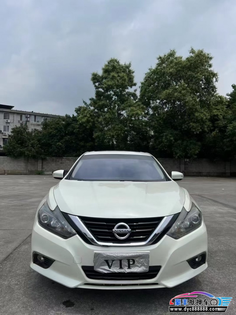 18年日产天籁轿车抵押车出售