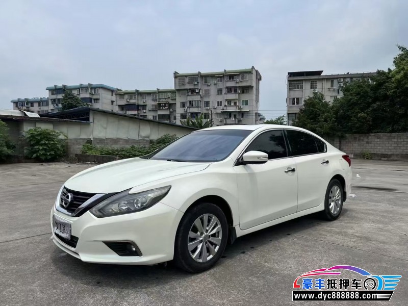 18年日产天籁轿车抵押车出售