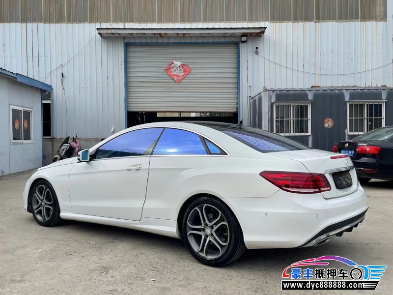 14年奔驰E轿车抵押车出售