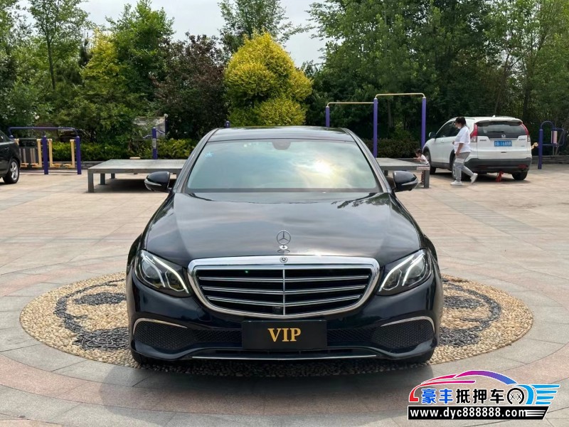 18年奔驰E级轿车抵押车出售