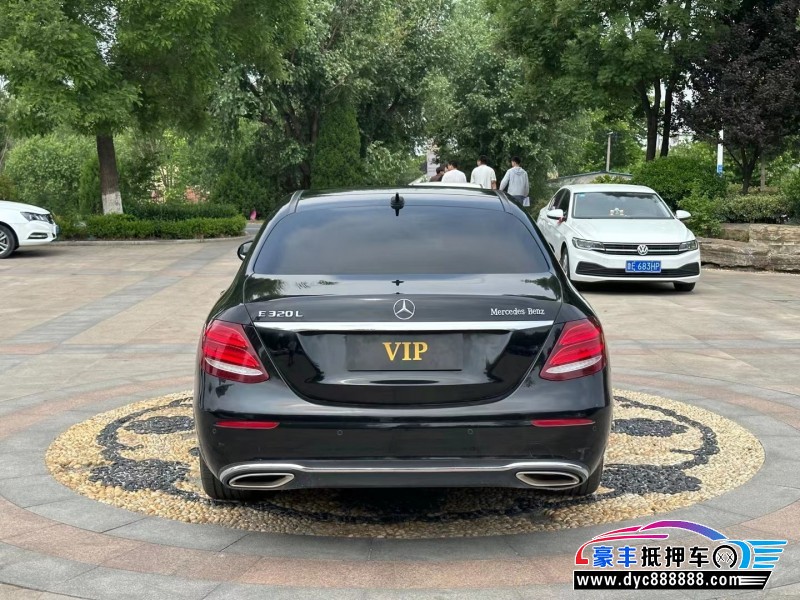 18年奔驰E级轿车抵押车出售