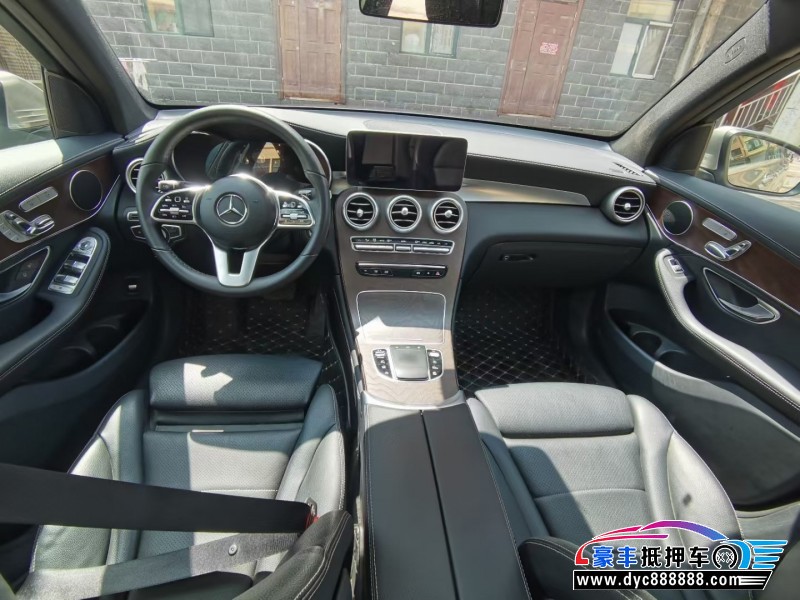 20年奔驰GLC轿车抵押车出售