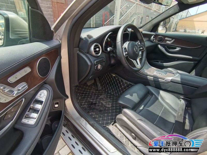 20年奔驰GLC轿车抵押车出售