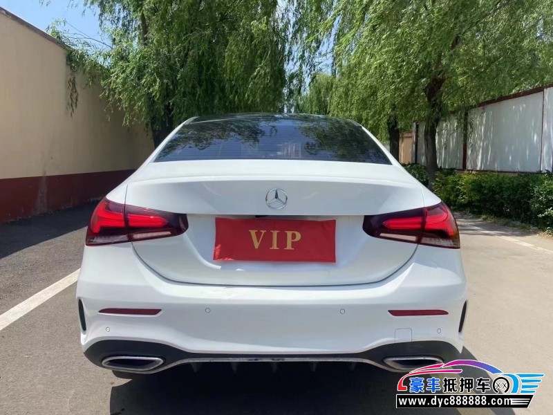 20年奔驰A轿车抵押车出售