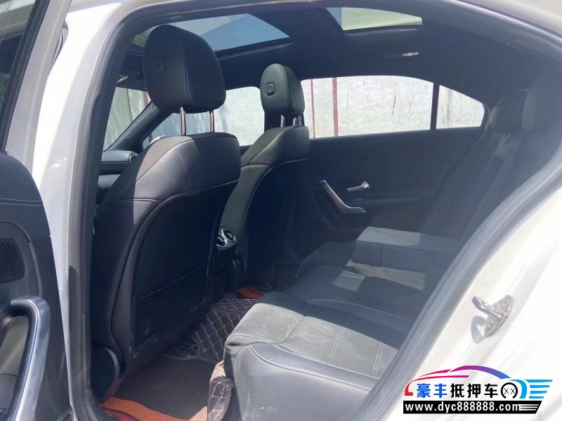20年奔驰A轿车抵押车出售