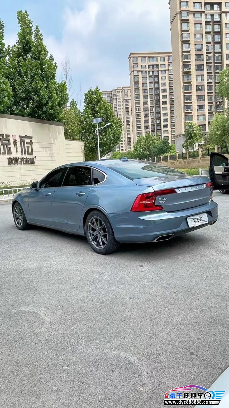 17年沃尔沃S90轿车抵押车出售