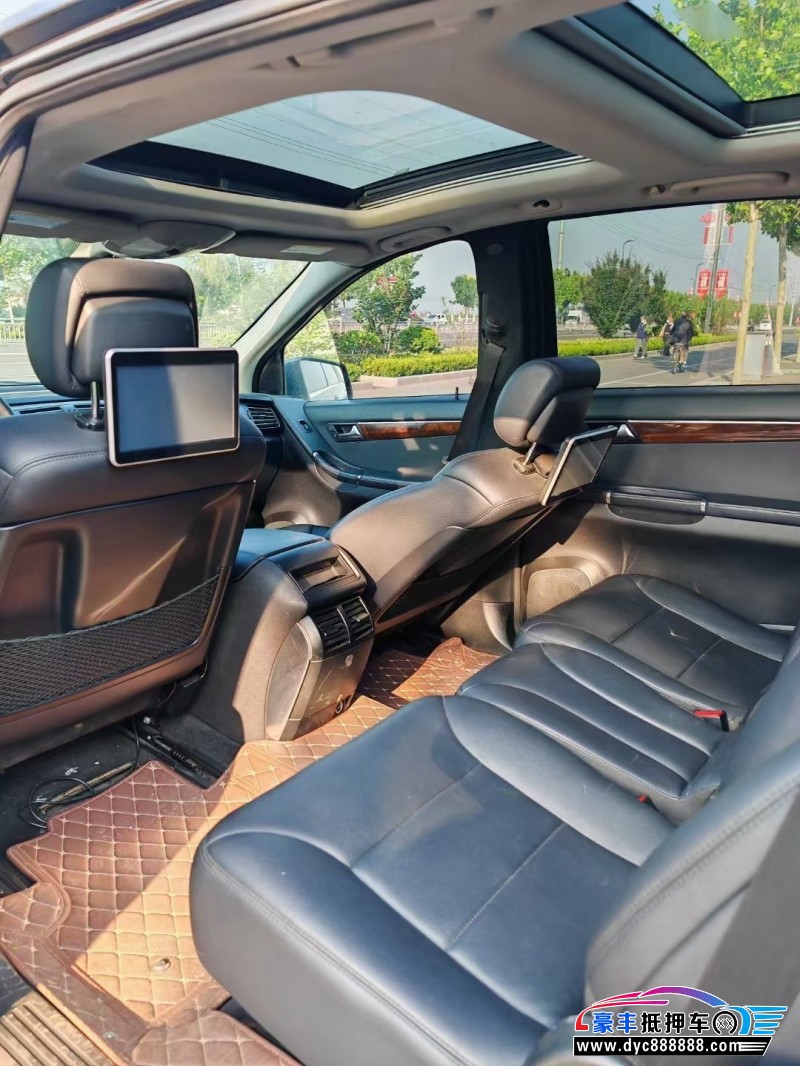 13年奔驰R级轿车抵押车出售