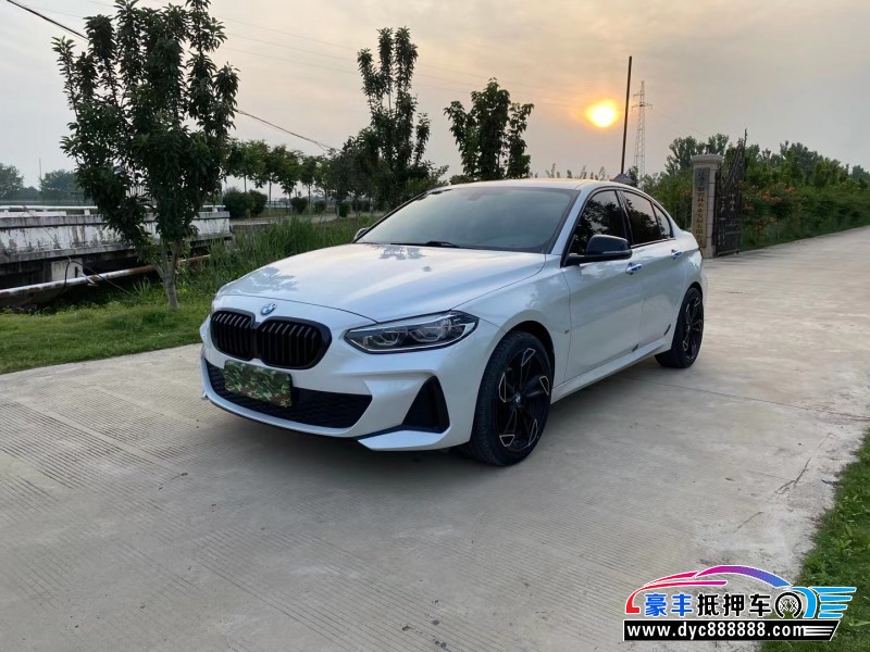 21年宝马1系轿车抵押车出售