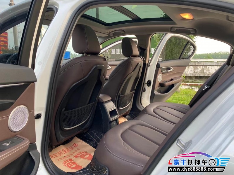 21年宝马1系轿车抵押车出售