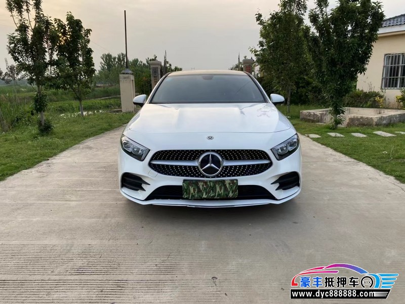 20年奔驰A轿车抵押车出售