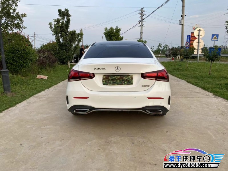 20年奔驰A轿车抵押车出售