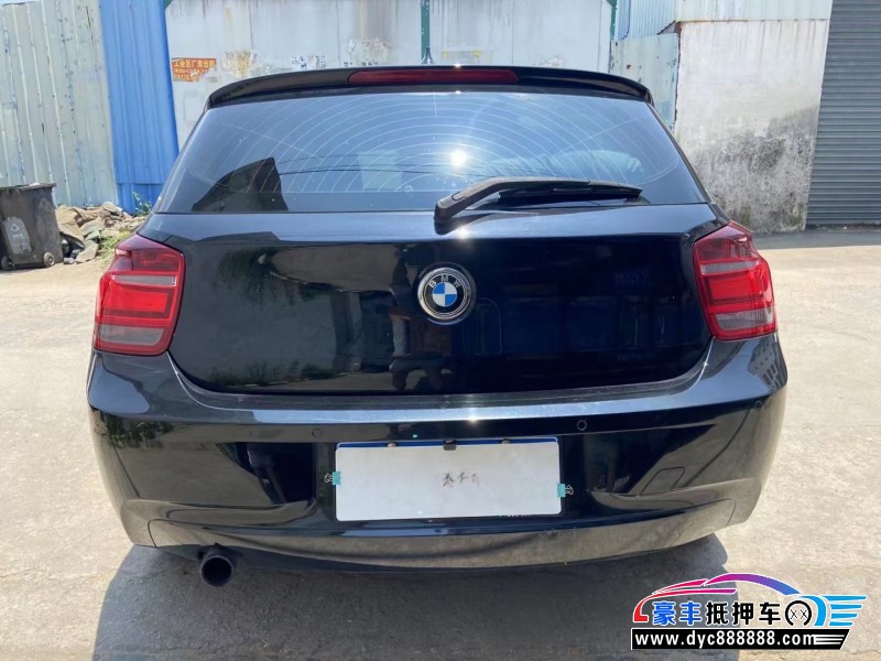 13年宝马1系轿车抵押车出售