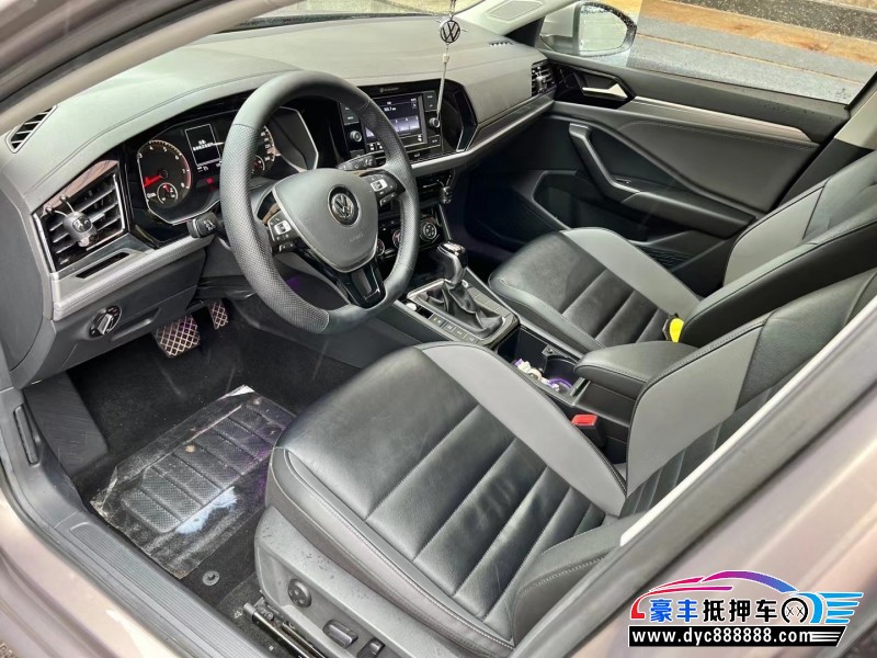 20年大众速腾轿车抵押车出售