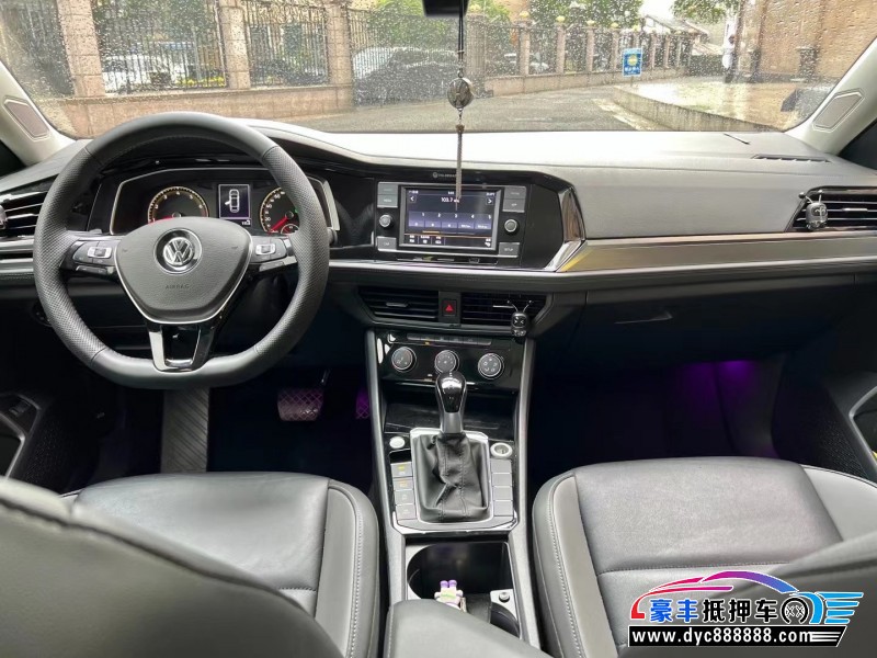 20年大众速腾轿车抵押车出售