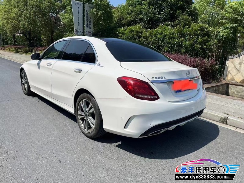 18年奔驰C轿车抵押车出售