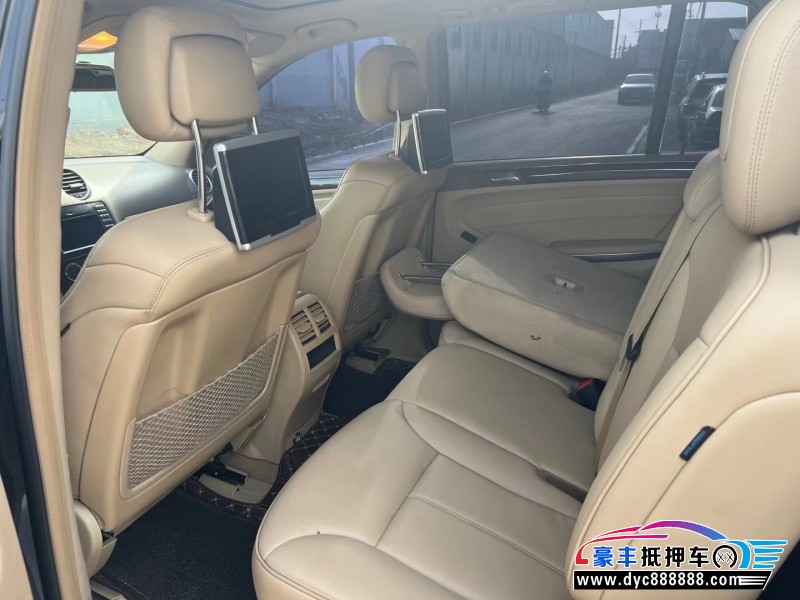 12年奔驰GL级轿车抵押车出售