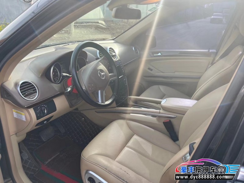 12年奔驰GL级轿车抵押车出售