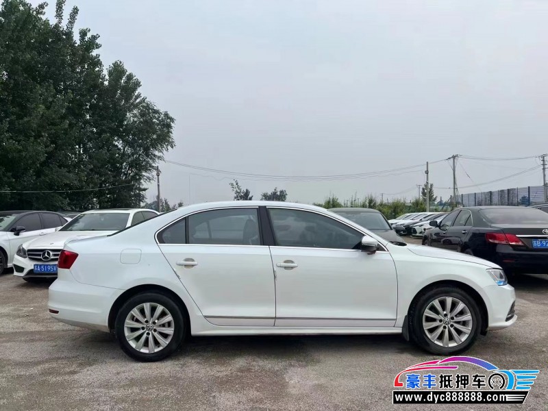 16年大众速腾轿车抵押车出售