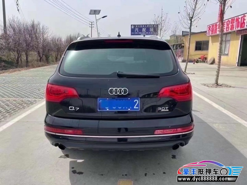 12年奥迪Q7轿车抵押车出售