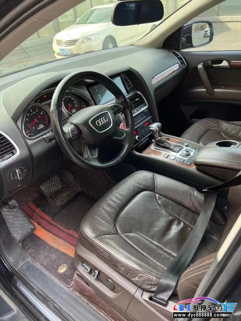 13年奥迪Q7轿车抵押车出售