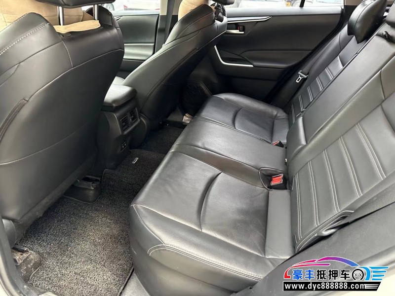 20年丰田威兰达轿车抵押车出售