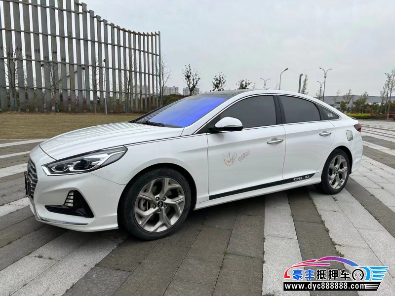 18年现代索纳塔轿车抵押车出售