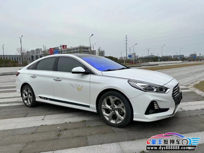 18年现代索纳塔轿车抵押车出售