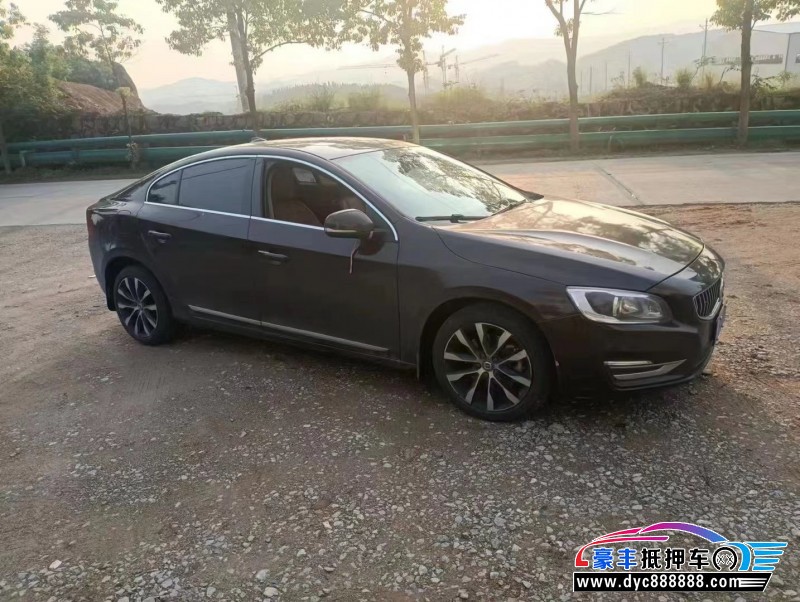 18年沃尔沃S60轿车抵押车出售