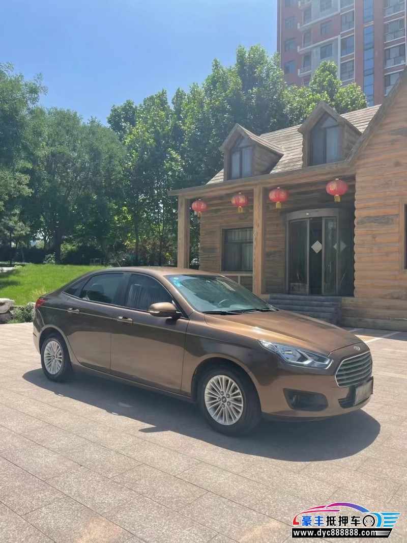 15年福特福睿斯轿车抵押车出售