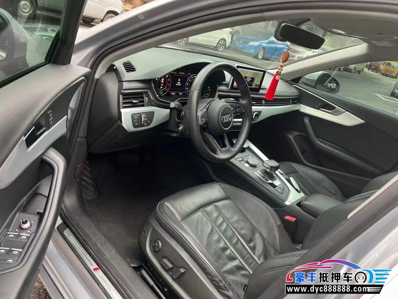 19年奥迪A4轿车抵押车出售