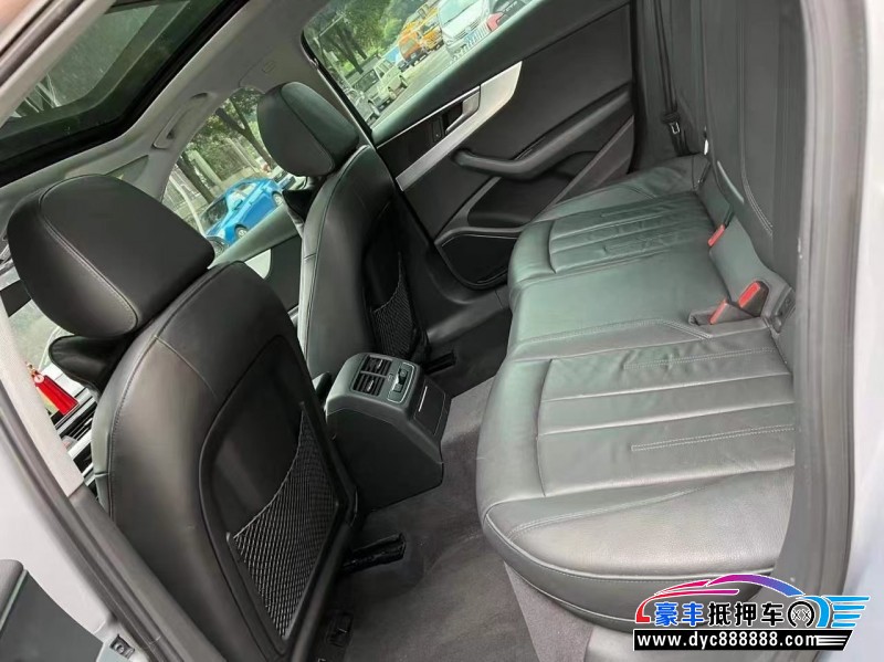 19年奥迪A4轿车抵押车出售