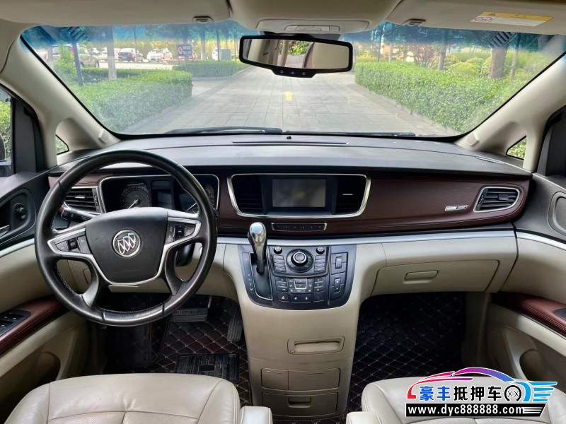 15年别克GL8轿车抵押车出售