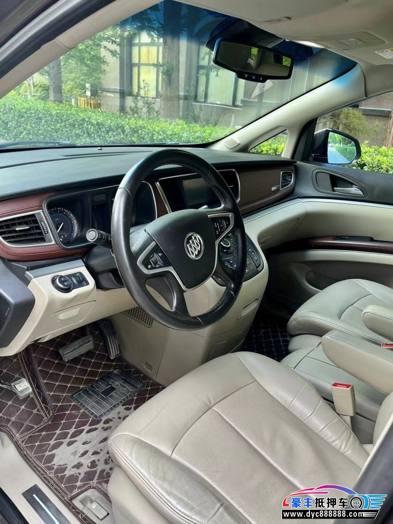 15年别克GL8轿车抵押车出售