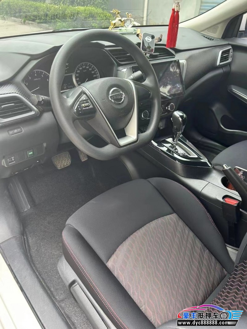 17年日产蓝鸟轿车抵押车出售