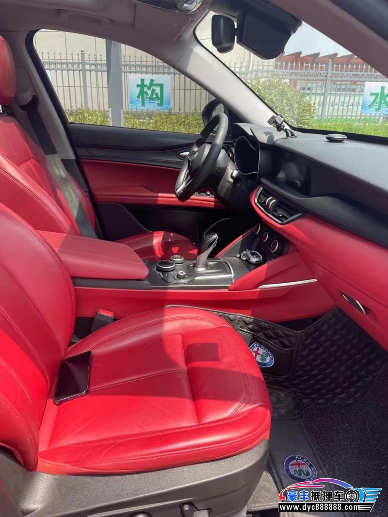 18年丰田埃尔法轿车抵押车出售