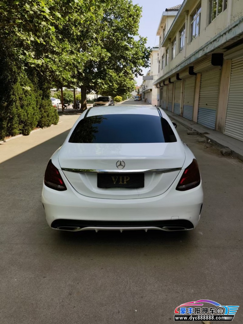17年奔驰C级轿车抵押车出售