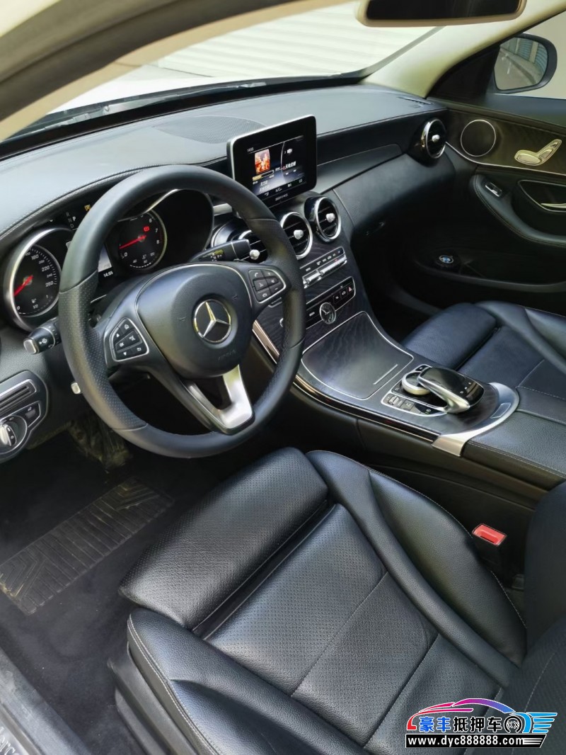 17年奔驰C级轿车抵押车出售