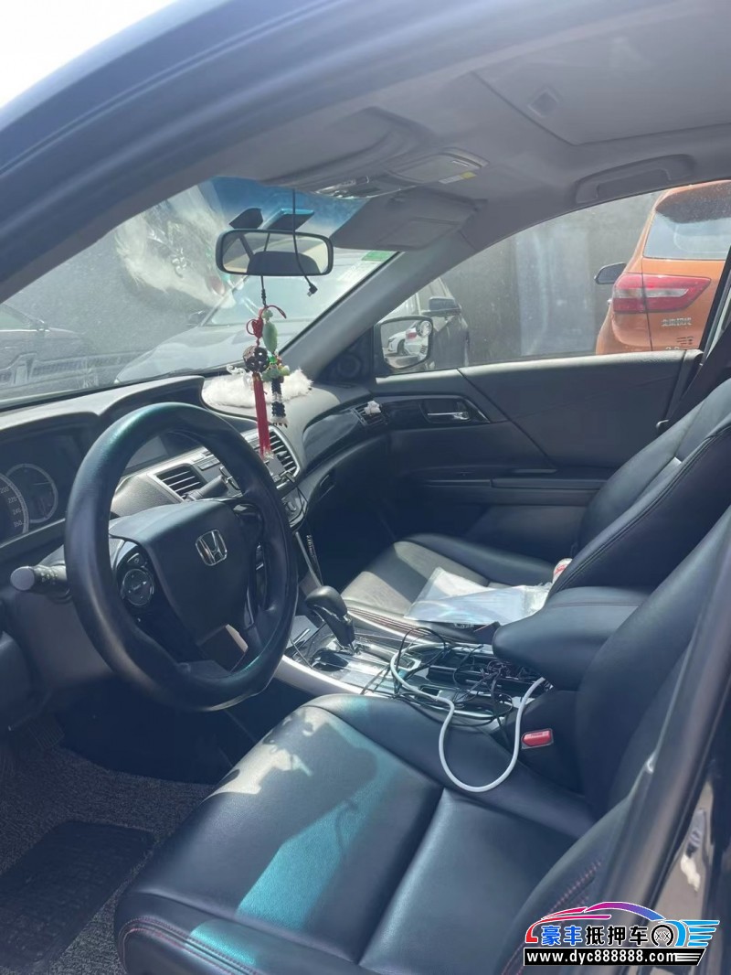16年本田雅阁轿车抵押车出售
