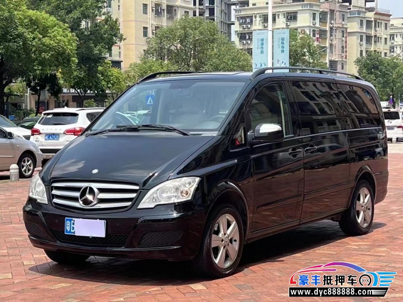 13年奔驰唯雅诺轿车抵押车出售