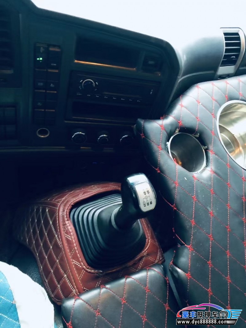 21年重汽豪沃轿车抵押车出售