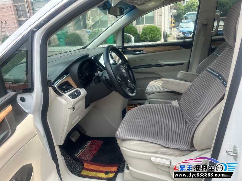 20年别克GL8轿车抵押车出售