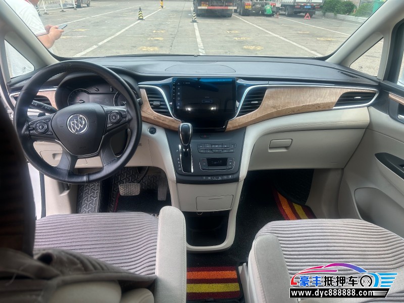 20年别克GL8轿车抵押车出售