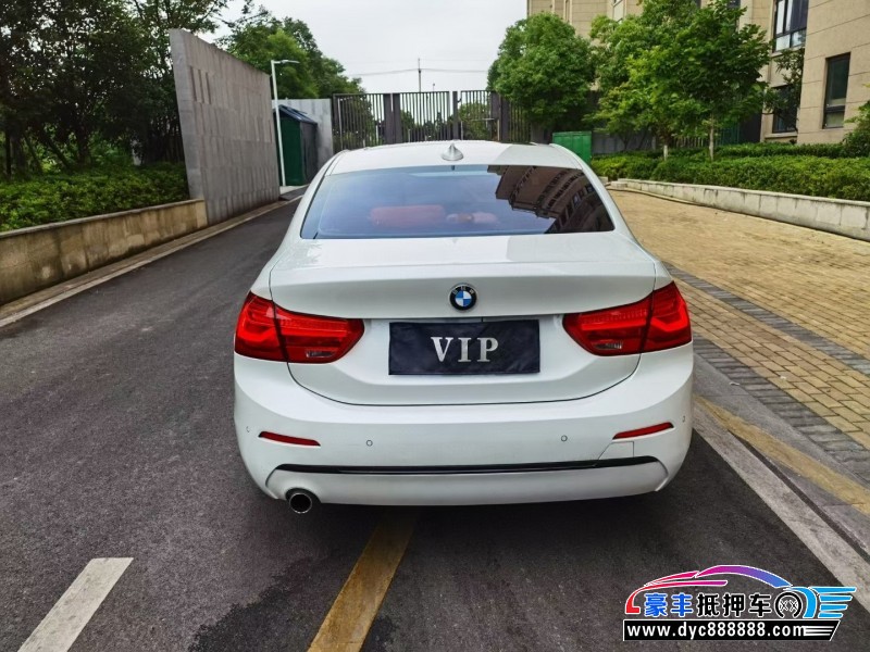 18年宝马1系轿车抵押车出售